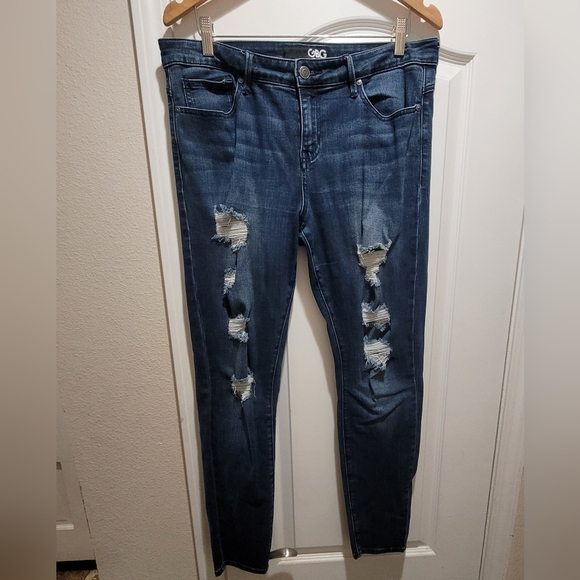 GBG Los Angeles Denim - GBG Los Angeles Distressed Skinny Jeans EUC